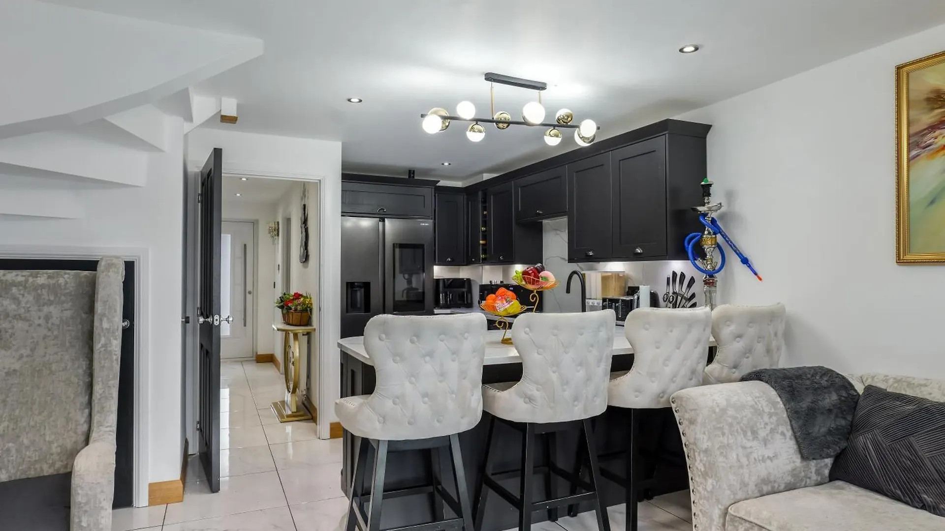 Luxurious 4 Bedroom House location